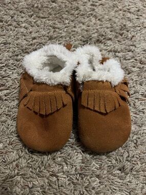Cozy Kids Tan Suede Moccasin Slippers with White Faux Fur